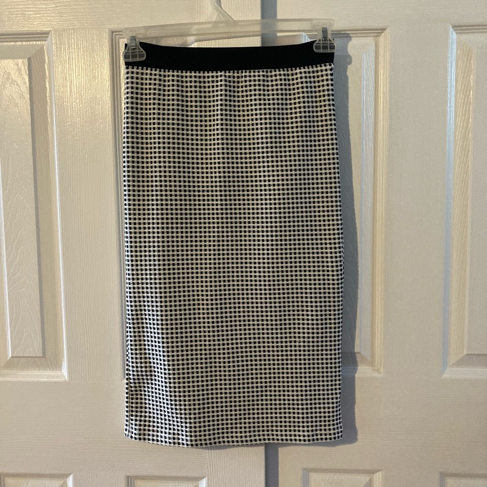 Top Shop  Black & White Checkered Pencil Skirt With Black Elastic Waist